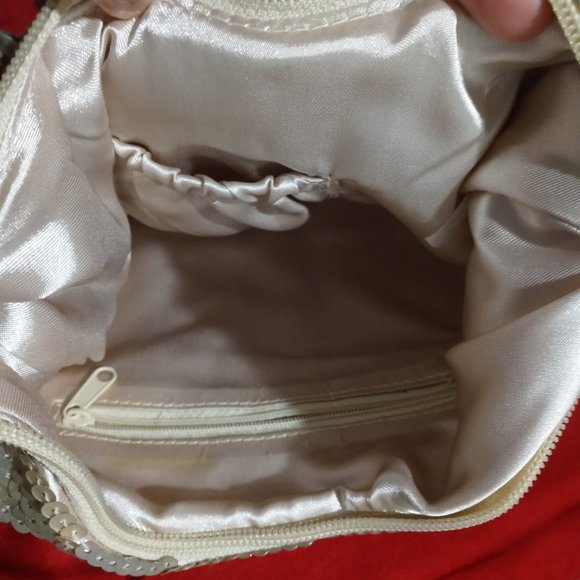 Pre-loved 10"x11" 'METALLIC' GOLD SEQUINS HANDBAG w MOTHER OF PEARL embellishmen - Picture 10 of 11